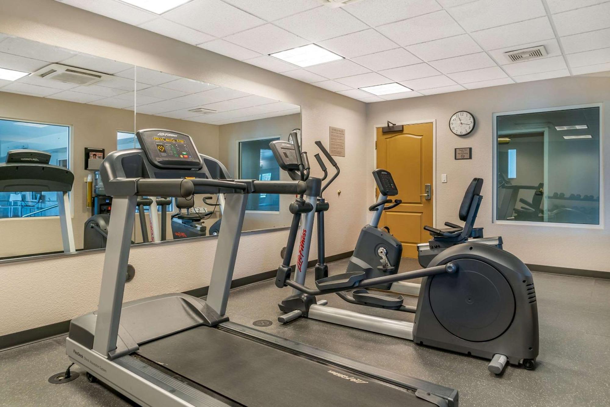 Country & By Radisson, - Toledo South