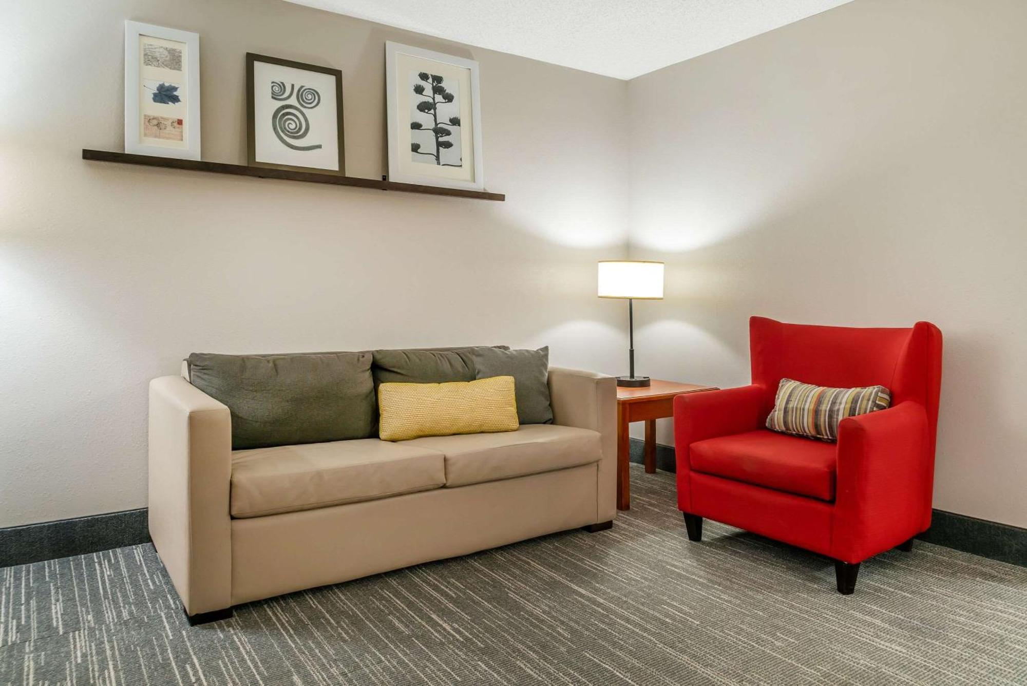 Country & By Radisson, - Toledo South 2*