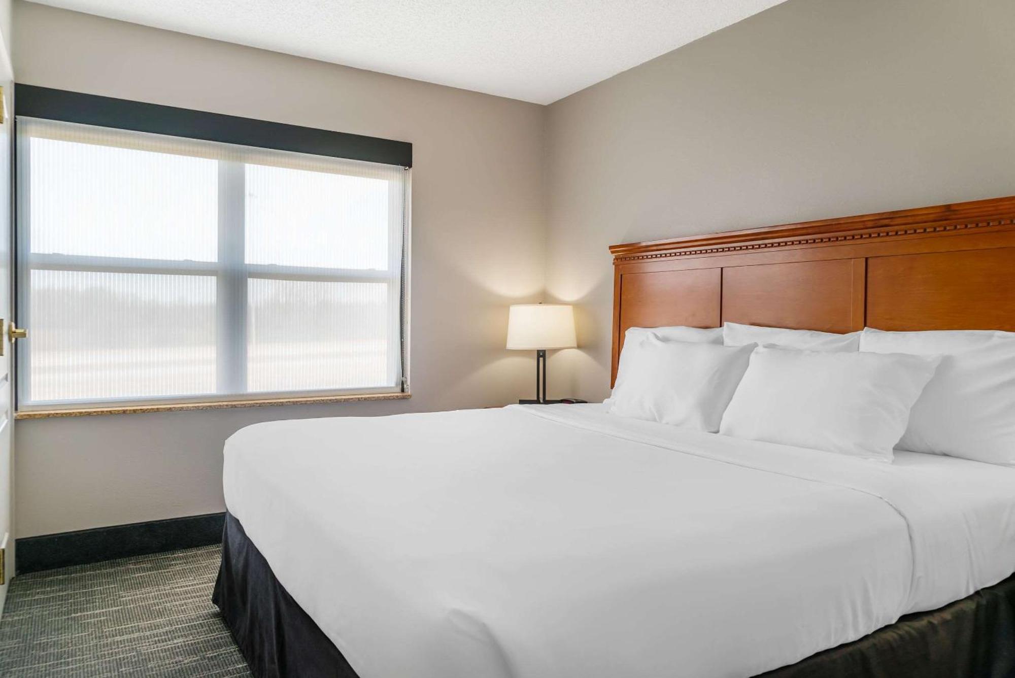 Country & By Radisson, - Toledo South Hotel
