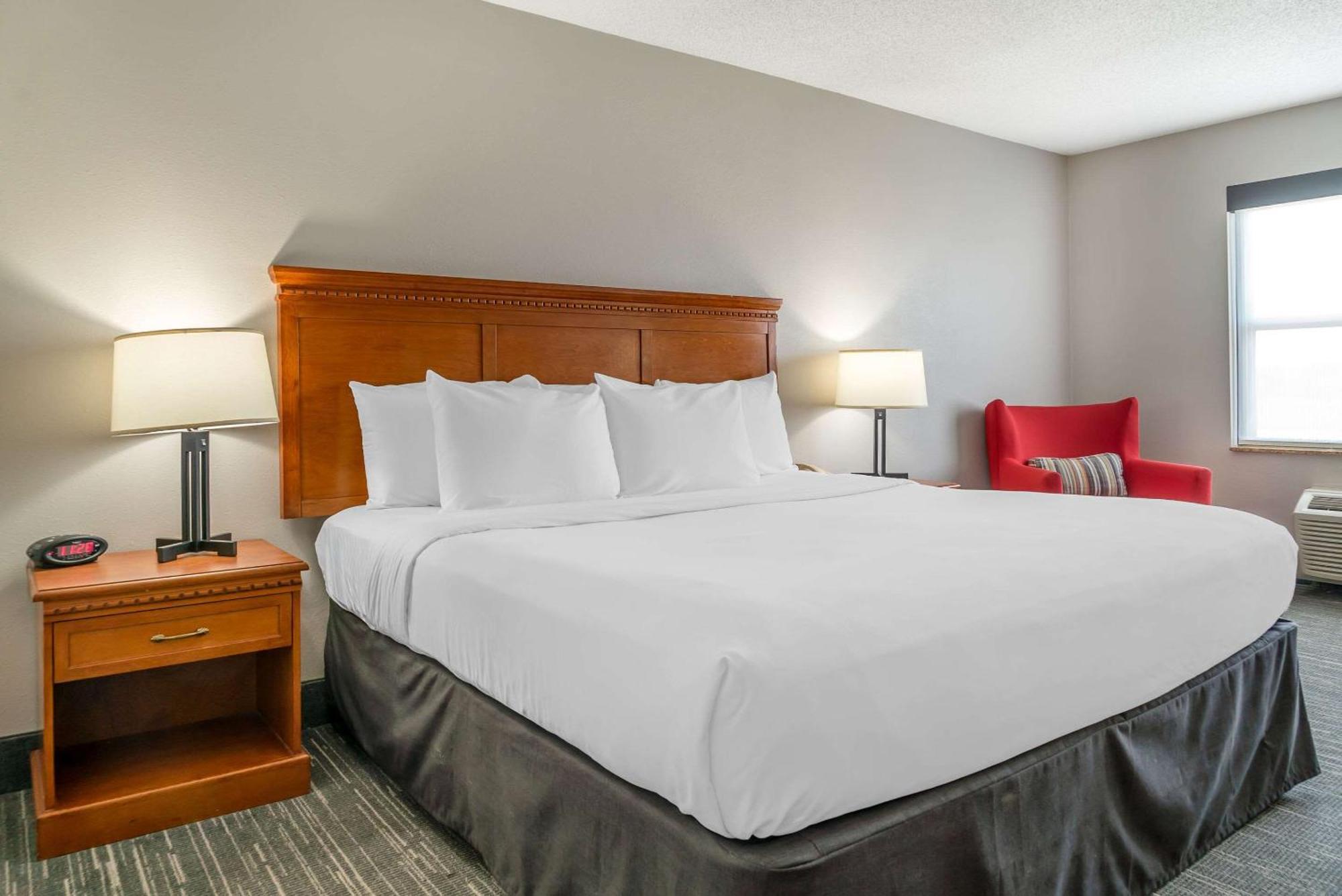 Country & By Radisson, - Toledo South Rossford