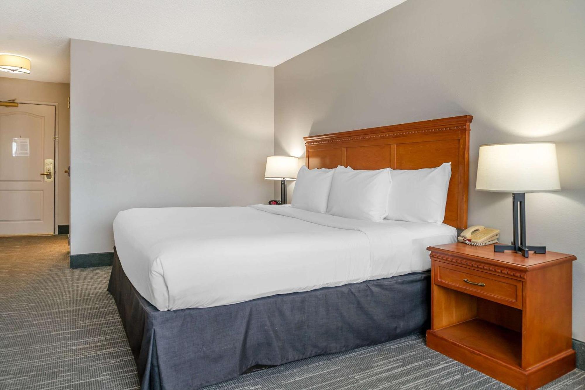 Country & By Radisson, - Toledo South Hotel